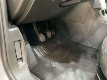 Car image 38