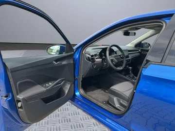Car image 23