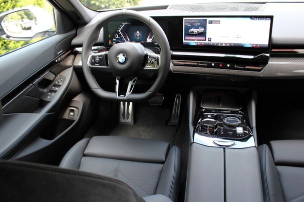 BMW 520i 140 kW image number 25