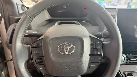Car image 26