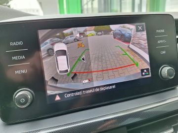 Car image 32