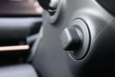 Car image 38