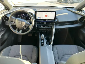 Car image 8