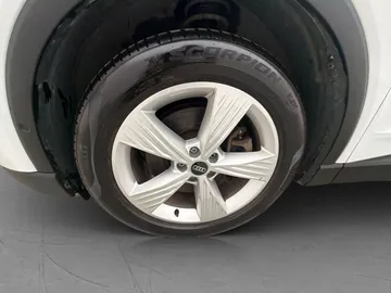 Car image 34