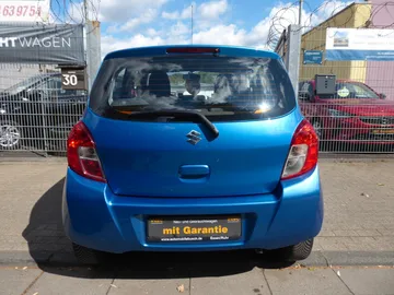 Car image 4