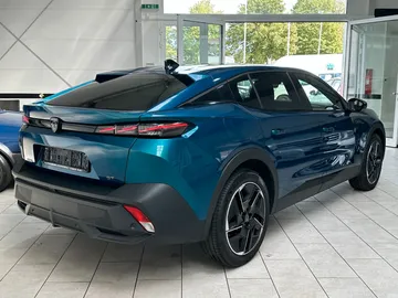 Car image 30
