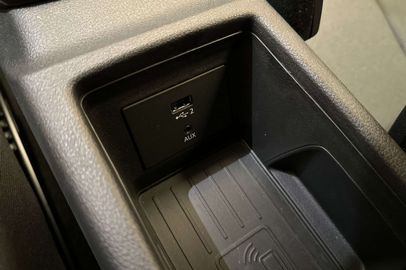 Car image 37