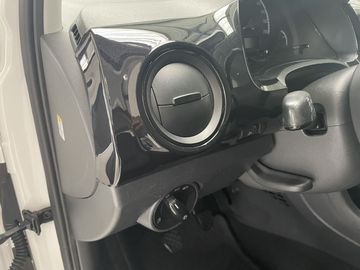 Car image 33