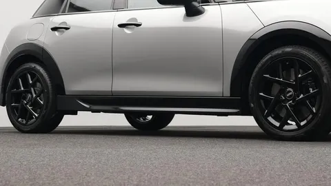 Car image 22