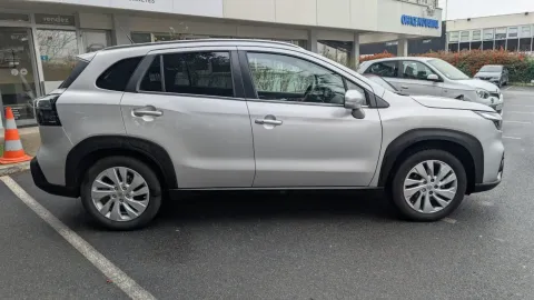 Car image 4