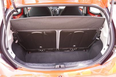 Car image 28