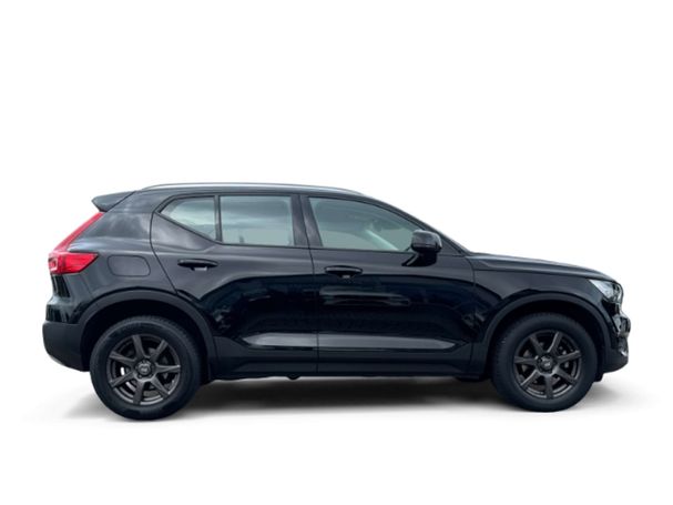 Volvo XC40 D3 Momentum 110 kW image number 4