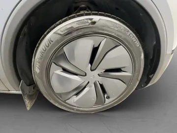 Car image 35