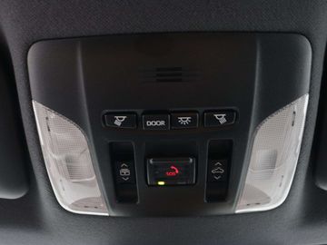 Car image 33