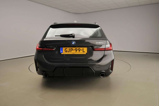 BMW 330 e Touring 215 kW image number 3