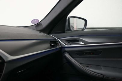 Car image 37