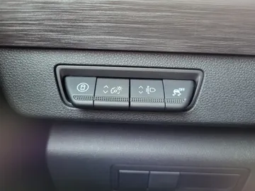 Car image 34