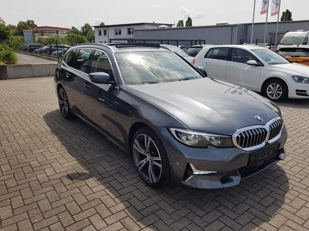 BMW 320d Touring xDrive Luxury Line 140 kW image number 8