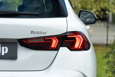 Car image 31