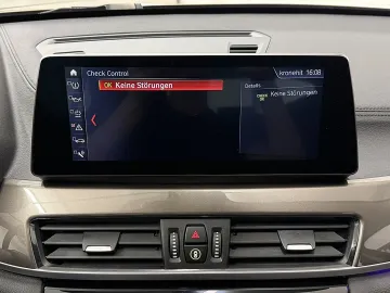 Car image 35