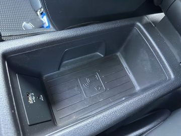 Car image 29