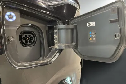 Car image 35