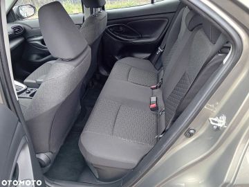 Car image 30