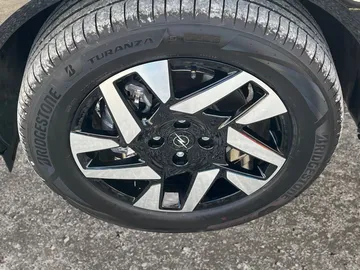 Car image 27