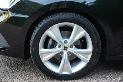 Car image 35