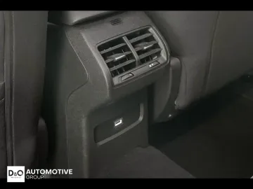 Car image 38