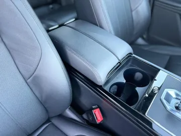 Car image 39