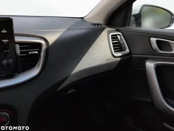 Car image 32