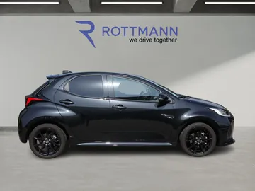 Car image 4