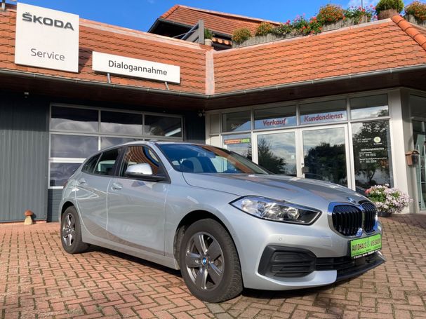 BMW 118i Advantage 103 kW image number 2