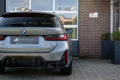 Car image 35