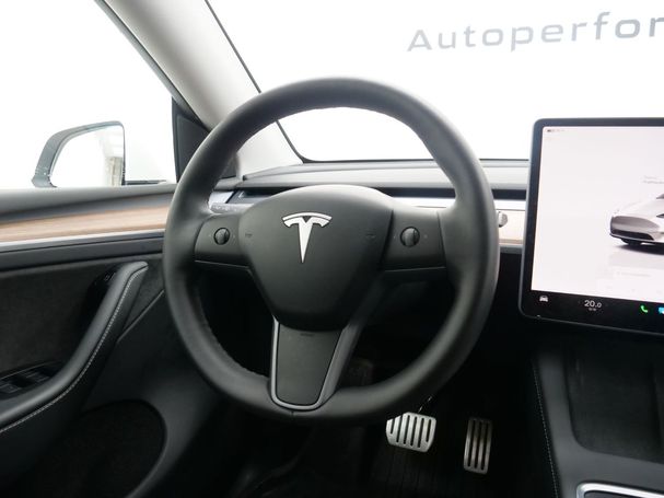 Tesla Model Y Performance AWD 393 kW image number 17