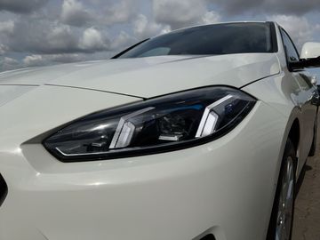 Car image 20