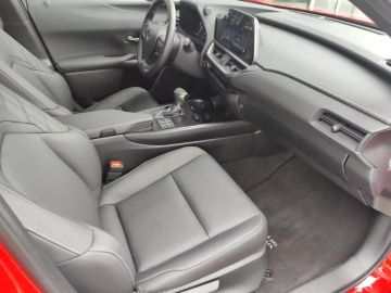 Car image 16