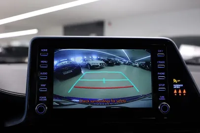 Car image 18