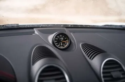 Car image 25