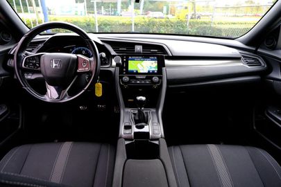 Car image 13