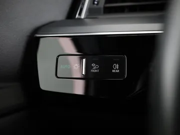 Car image 35