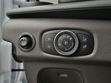 Car image 38