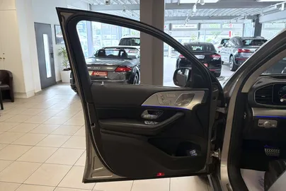 Car image 33