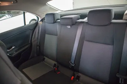 Car image 25