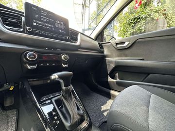 Car image 27