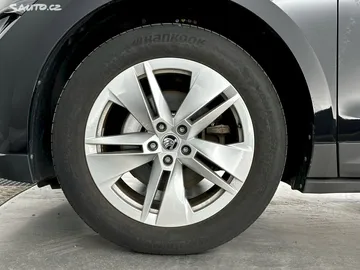 Car image 31
