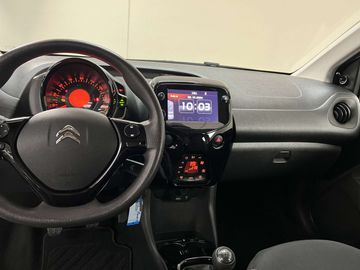 Car image 15