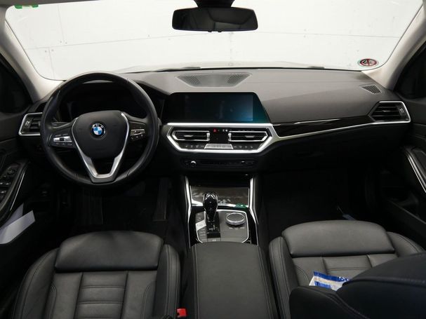 BMW 330i Touring xDrive Luxury Line 190 kW image number 6