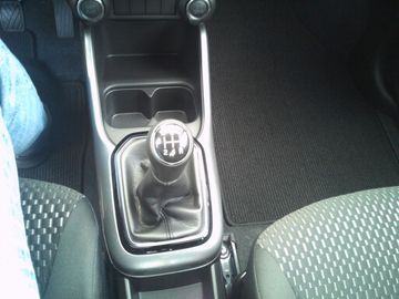 Car image 13